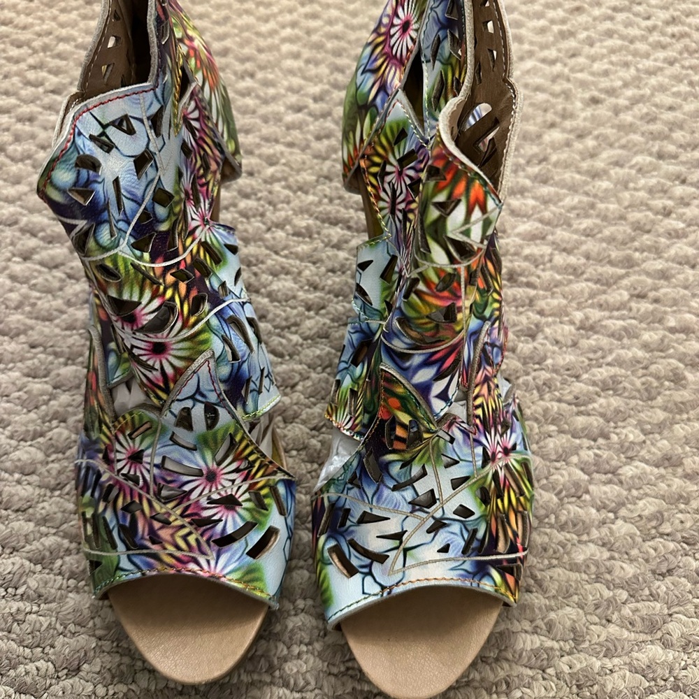 Finesse Multicolor Open-Toe Heels